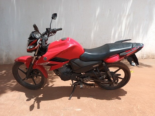 YAMAHA YS150 FAZER SED 2024/2025 VERMELHA